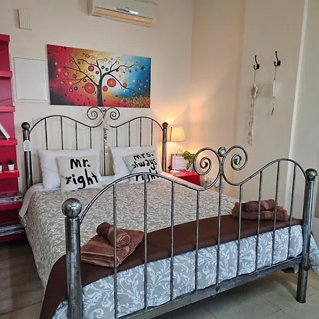 Kerynia Apartment *