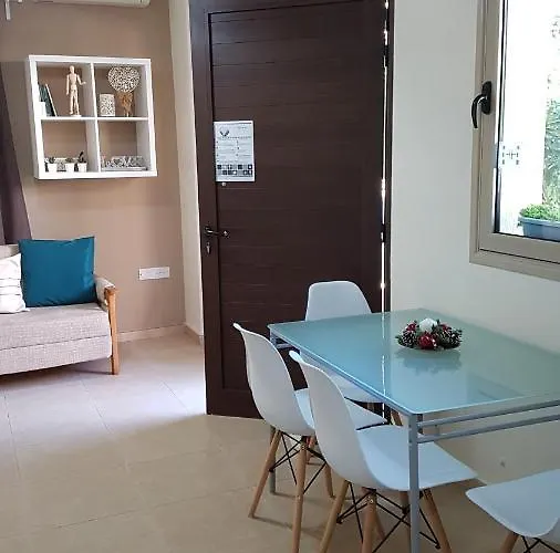 アパート Kerynia